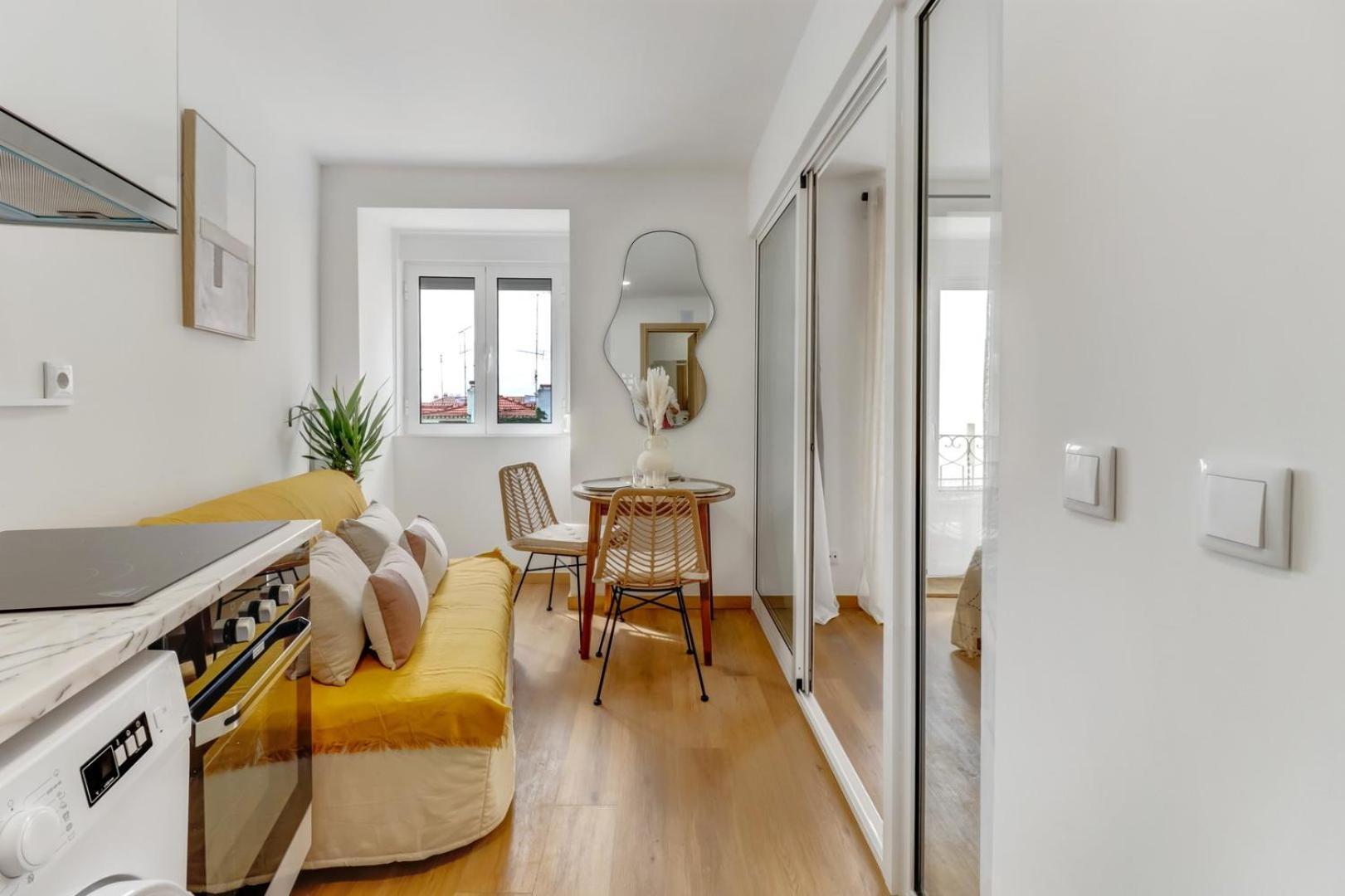 1br Cosy Heart Of Santos W Ac | By Airnest Appartement Lisboa
